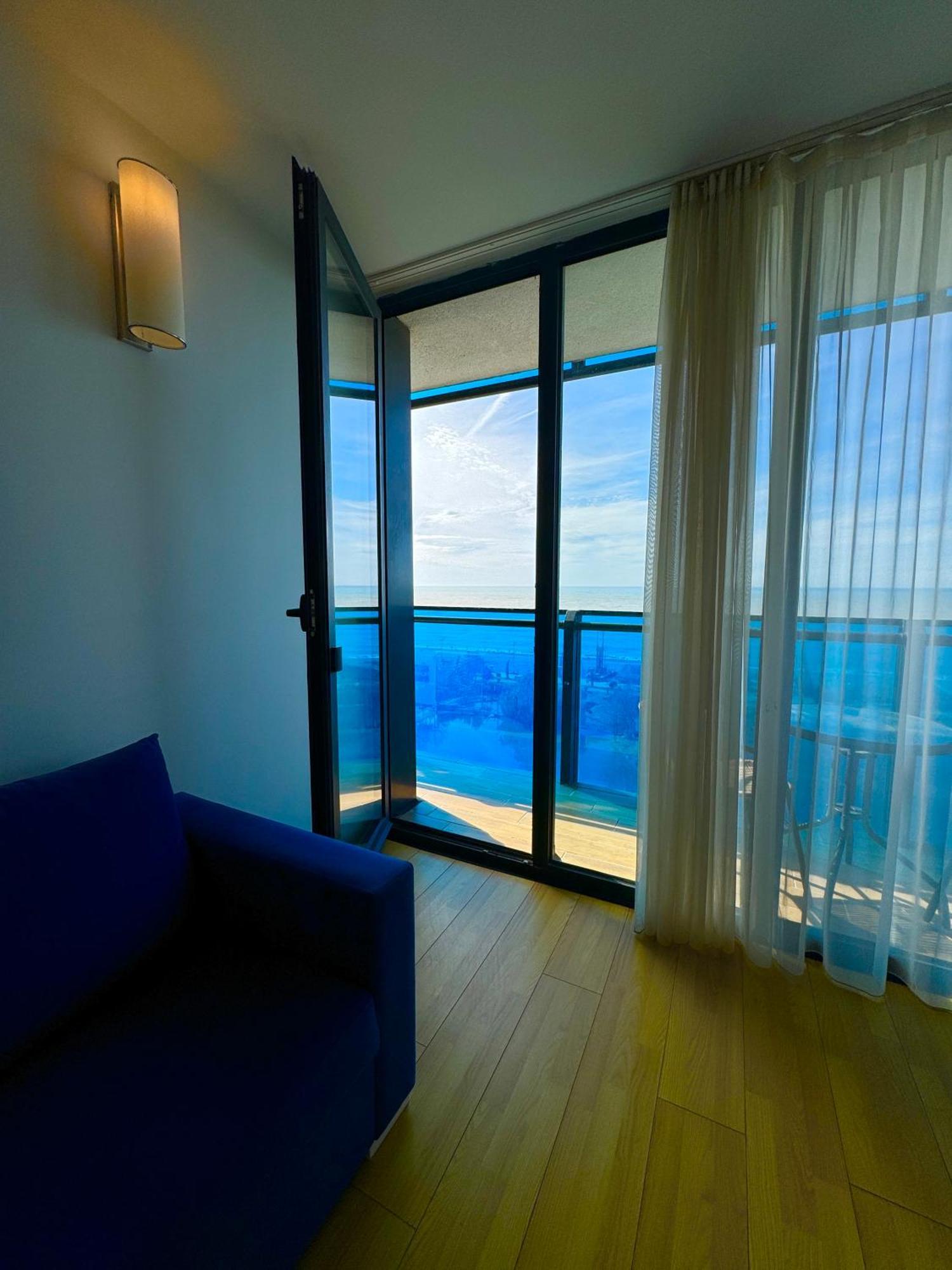Orbi City Aparthotel Sea View Batumi Exterior photo